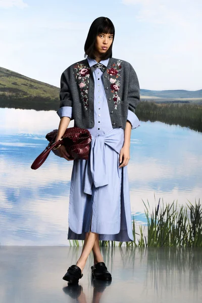 Look 8